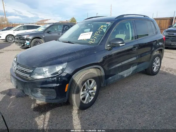 WVGBV7AX7GW582700 2016 VOLKSWAGEN TIGUAN - Image 2