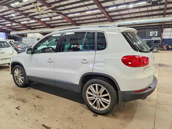 WVGBV7AX7GW615050 2016 VOLKSWAGEN TIGUAN - Image 2