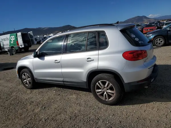 WVGBV7AX7HK000605 2017 VOLKSWAGEN TIGUAN - Image 2