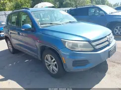 WVGBV7AX7HK011930 2017 VOLKSWAGEN TIGUAN