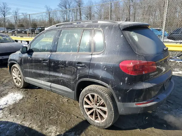 WVGBV7AX7HK042563 2017 VOLKSWAGEN TIGUAN - Image 2