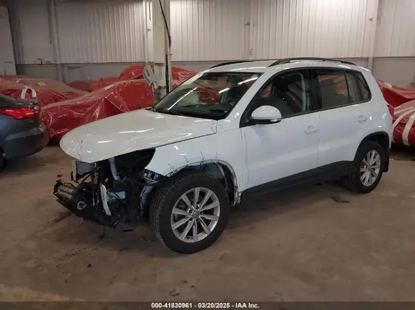 WVGBV7AX7HK042854 2017 VOLKSWAGEN TIGUAN - Image 2