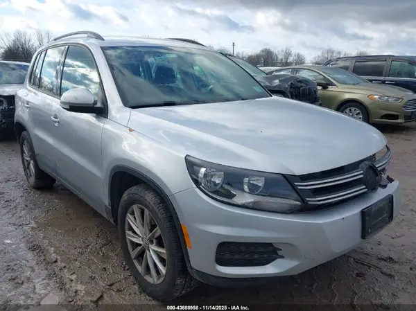 WVGBV7AX7HK043552 2017 VOLKSWAGEN TIGUAN - Image 1