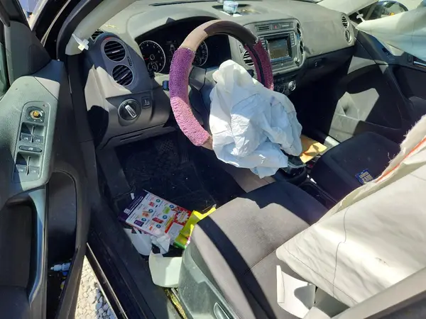 WVGBV7AX7HK045477 2017 VOLKSWAGEN TIGUAN - Image 8