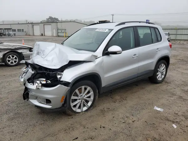 WVGBV7AX7HK047651 2017 VOLKSWAGEN TIGUAN - Image 1