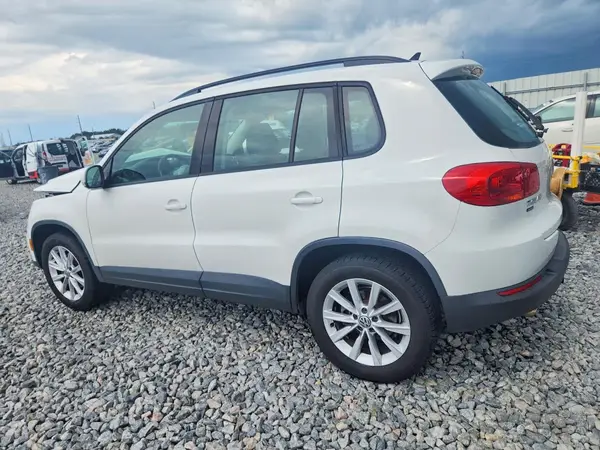 WVGBV7AX7HK048525 2017 VOLKSWAGEN TIGUAN - Image 2