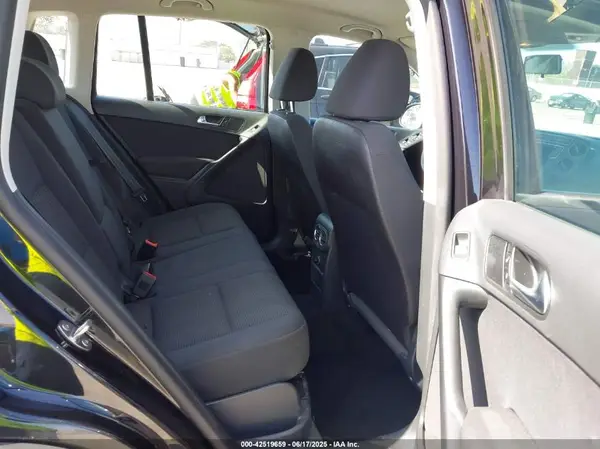 WVGBV7AX7HK049738 2017 VOLKSWAGEN TIGUAN - Image 8