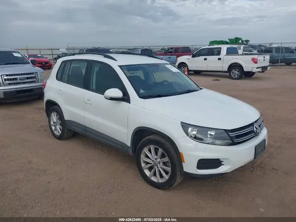 WVGBV7AX7HK053000 2017 VOLKSWAGEN TIGUAN - Image 1