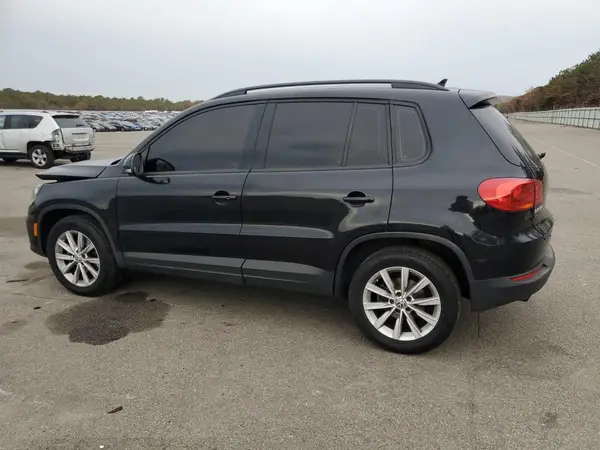 WVGBV7AX7JK000917 2018 VOLKSWAGEN TIGUAN - Image 2