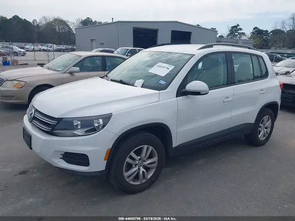 WVGBV7AX8GW019641 2016 VOLKSWAGEN TIGUAN - Image 2