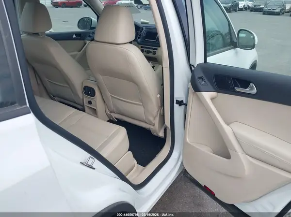 WVGBV7AX8GW019641 2016 VOLKSWAGEN TIGUAN - Image 8
