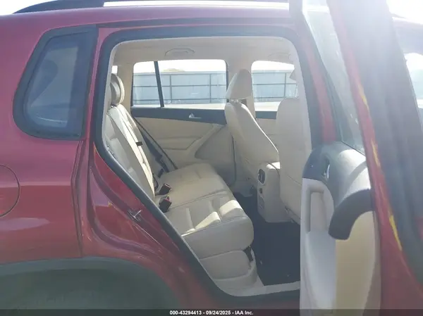 WVGBV7AX8GW020661 2016 VOLKSWAGEN TIGUAN - Image 8