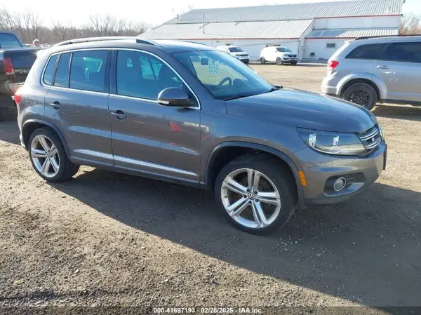 WVGBV7AX8GW054678 2016 VOLKSWAGEN TIGUAN - Image 1