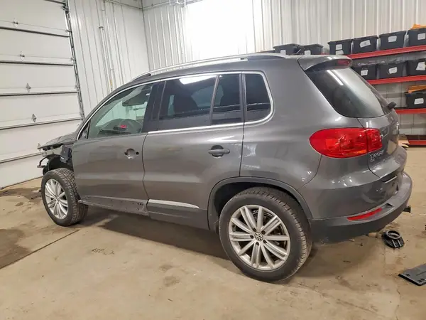 WVGBV7AX8GW518326 2016 VOLKSWAGEN TIGUAN - Image 2