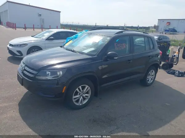 WVGBV7AX8GW538544 2016 VOLKSWAGEN TIGUAN - Image 2