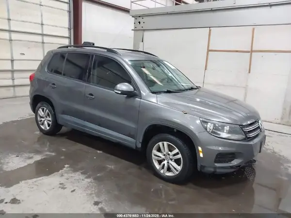 WVGBV7AX8GW554386 2016 VOLKSWAGEN TIGUAN - Image 1