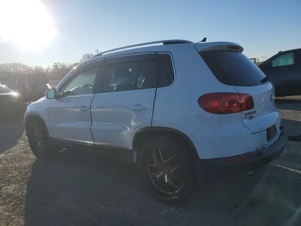 WVGBV7AX8GW586352 2016 VOLKSWAGEN TIGUAN - Image 2