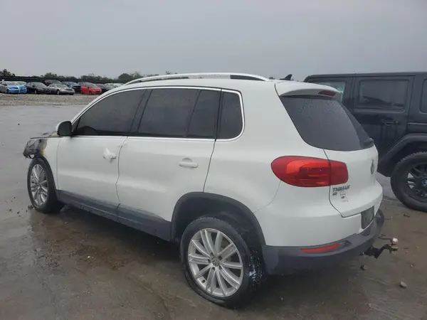 WVGBV7AX8GW586416 2016 VOLKSWAGEN TIGUAN - Image 2