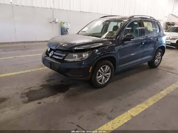 WVGBV7AX8GW588621 2016 VOLKSWAGEN TIGUAN - Image 2