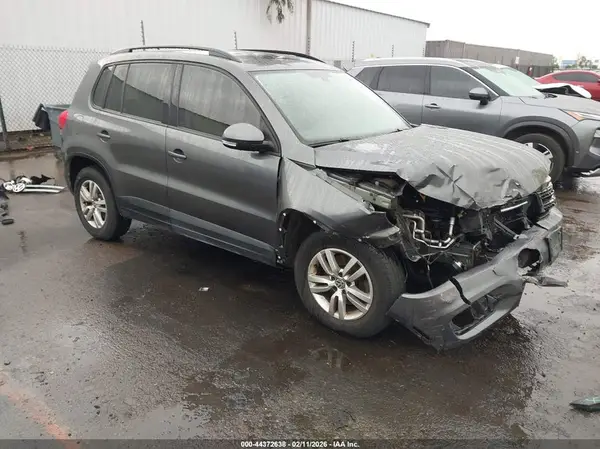 WVGBV7AX8GW598856 2016 VOLKSWAGEN TIGUAN - Image 1