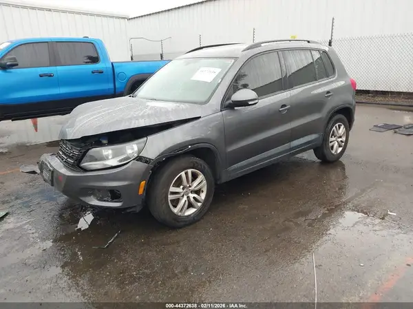 WVGBV7AX8GW598856 2016 VOLKSWAGEN TIGUAN - Image 2