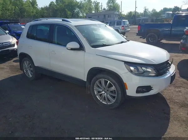 WVGBV7AX8GW605093 2016 VOLKSWAGEN TIGUAN - Image 1