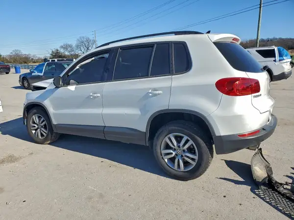 WVGBV7AX8HK020829 2017 VOLKSWAGEN TIGUAN - Image 2