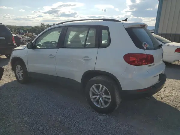 WVGBV7AX8HK028008 2017 VOLKSWAGEN TIGUAN - Image 2