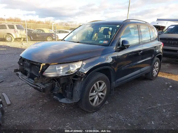 WVGBV7AX8HK033080 2017 VOLKSWAGEN TIGUAN - Image 2