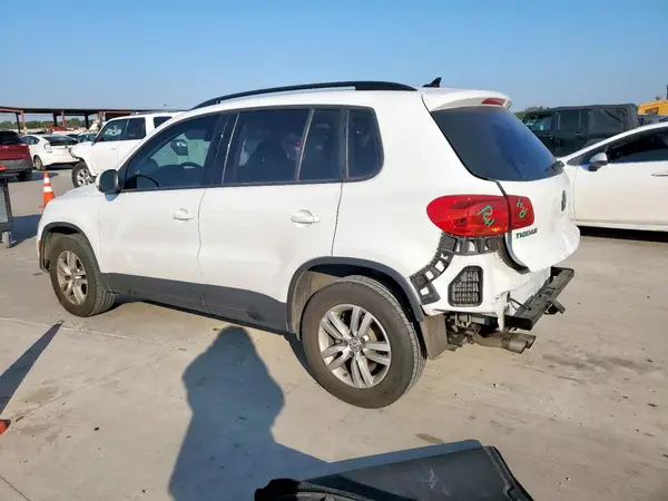 WVGBV7AX8HK033693 2017 VOLKSWAGEN TIGUAN - Image 2