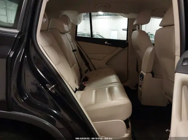 WVGBV7AX8HK033760 2017 VOLKSWAGEN TIGUAN - Image 8