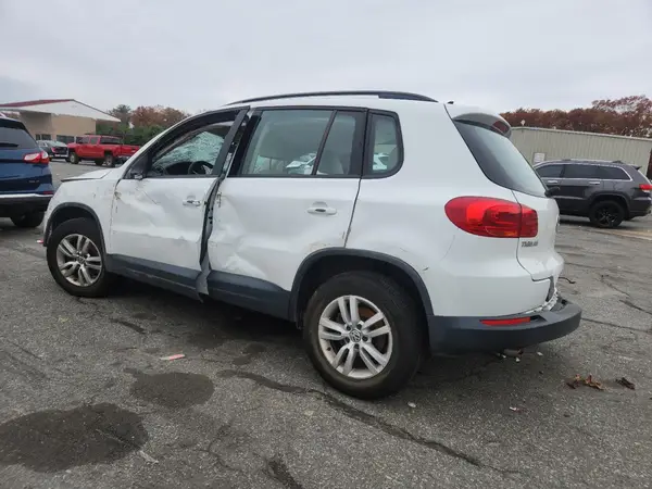 WVGBV7AX8HK036559 2017 VOLKSWAGEN TIGUAN - Image 2