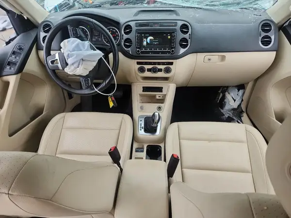 WVGBV7AX8HK036559 2017 VOLKSWAGEN TIGUAN - Image 8