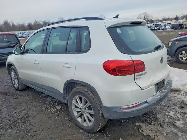 WVGBV7AX8HK042166 2017 VOLKSWAGEN TIGUAN - Image 2