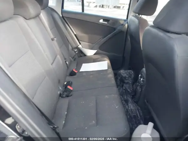 WVGBV7AX8HK043253 2017 VOLKSWAGEN TIGUAN - Image 8