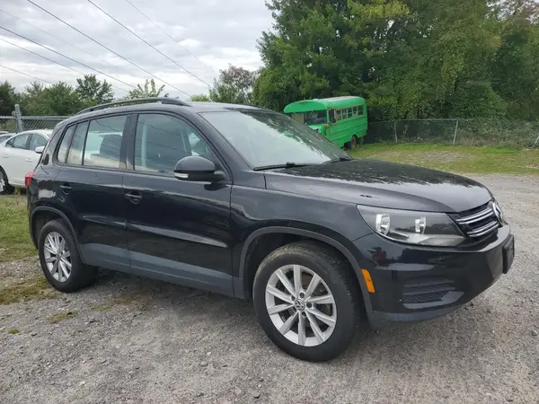 WVGBV7AX8HK043396 2017 VOLKSWAGEN TIGUAN - Image 1