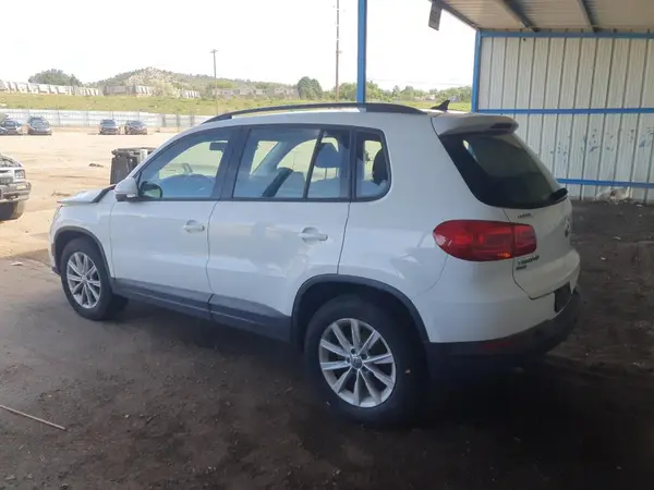 WVGBV7AX8HK043575 2017 VOLKSWAGEN TIGUAN - Image 2