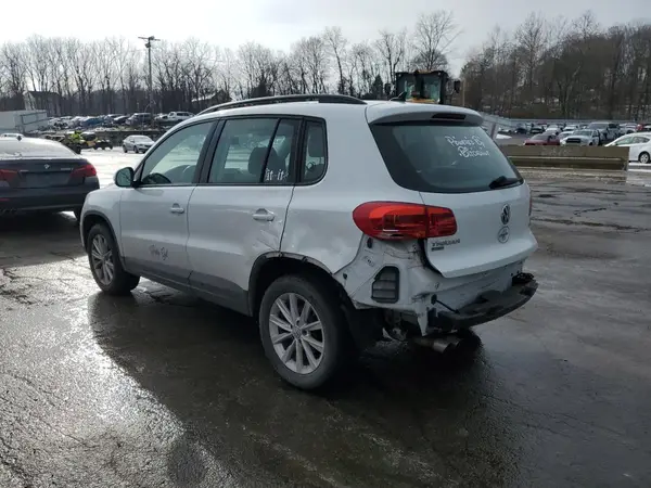 WVGBV7AX8HK049442 2017 VOLKSWAGEN TIGUAN - Image 2