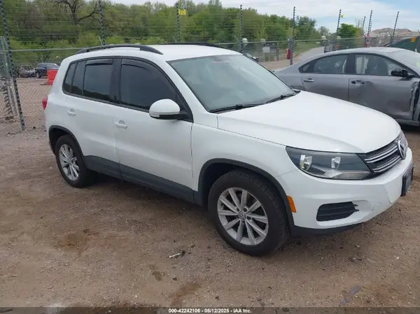 WVGBV7AX8HK050834 2017 VOLKSWAGEN TIGUAN - Image 1