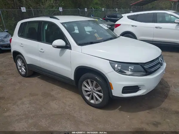 WVGBV7AX8HK054298 2017 VOLKSWAGEN TIGUAN - Image 1