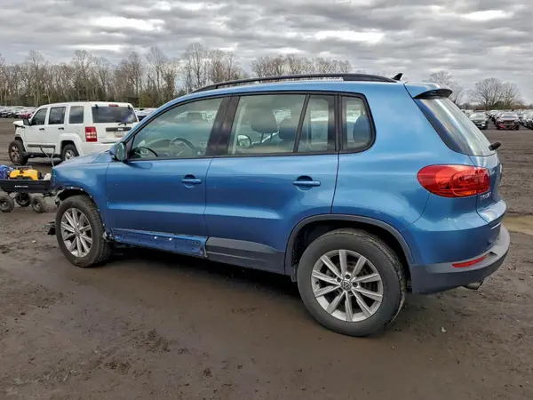 WVGBV7AX8JK000246 2018 VOLKSWAGEN TIGUAN - Image 2