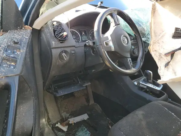 WVGBV7AX8JK005267 2018 VOLKSWAGEN TIGUAN - Image 8