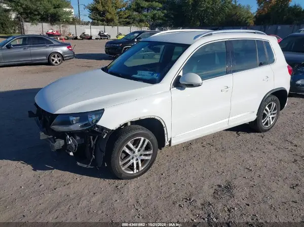 WVGBV7AX9GW093201 2016 VOLKSWAGEN TIGUAN - Image 2