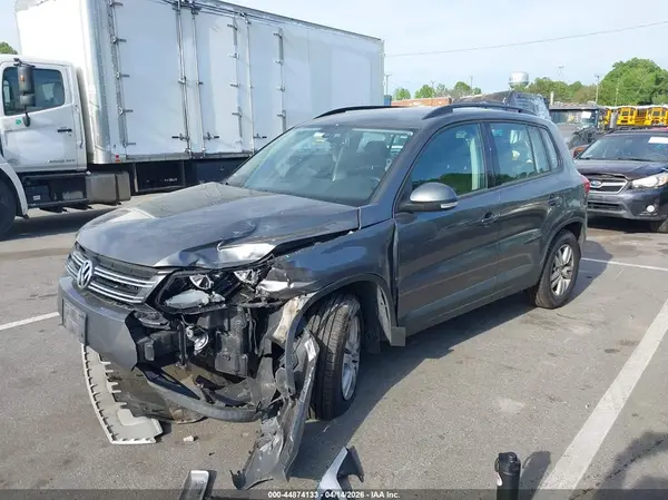 WVGBV7AX9GW520179 2016 VOLKSWAGEN TIGUAN - Image 2