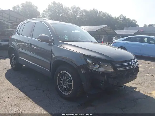 WVGBV7AX9GW564943 2016 VOLKSWAGEN TIGUAN - Image 1