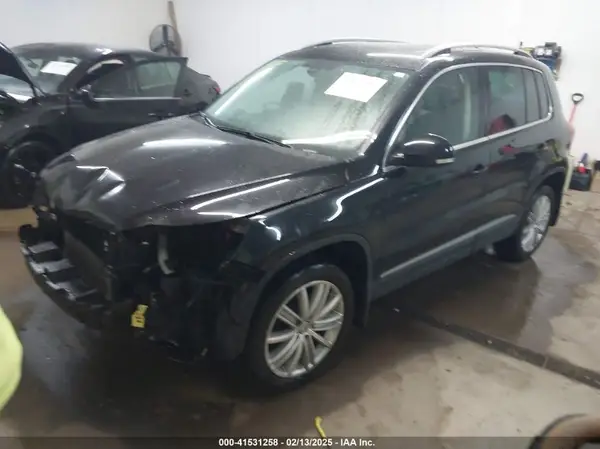 WVGBV7AX9GW569978 2016 VOLKSWAGEN TIGUAN - Image 2