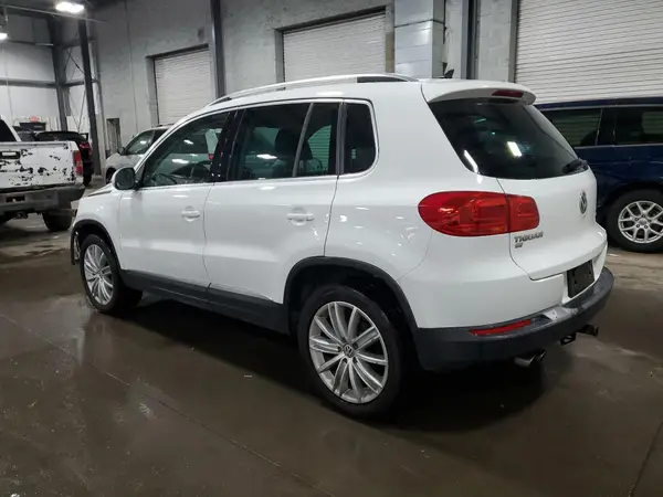WVGBV7AX9GW579555 2016 VOLKSWAGEN TIGUAN - Image 2