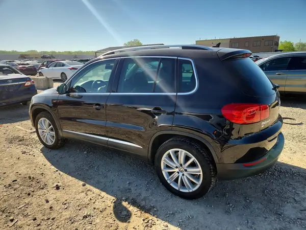 WVGBV7AX9GW582620 2016 VOLKSWAGEN TIGUAN - Image 2
