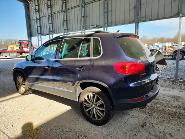 WVGBV7AX9GW586215 2016 VOLKSWAGEN TIGUAN - Image 2