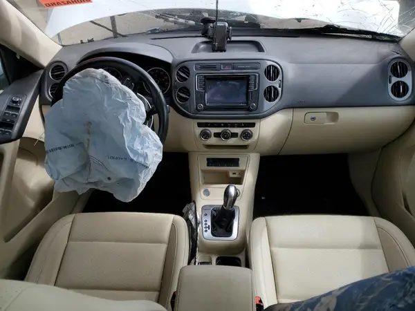WVGBV7AX9GW586554 2016 VOLKSWAGEN TIGUAN - Image 8